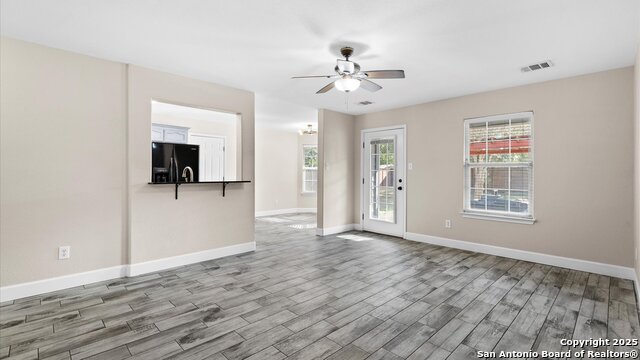 Listing photo id 7 for 2570 Terminal Loop