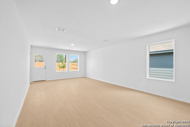 Image 10 of 25 For 1447 Neria Loop