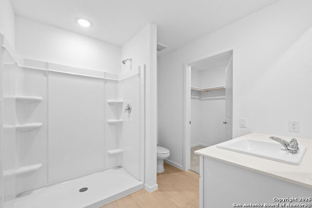 Image 13 of 25 For 1447 Neria Loop