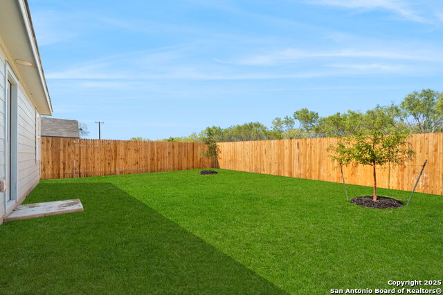 Image 16 of 25 For 1447 Neria Loop