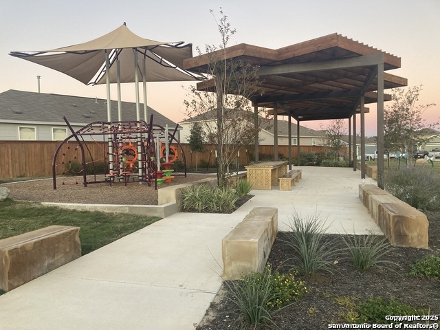 Image 20 of 25 For 1447 Neria Loop