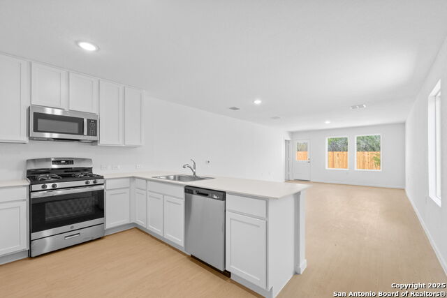 Image 7 of 25 For 1447 Neria Loop