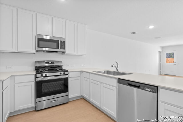 Image 8 of 25 For 1447 Neria Loop