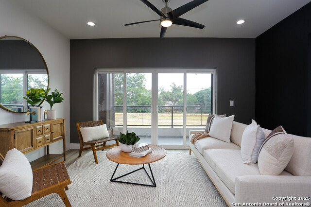 Image 2 of 21 For 138 Lachapelle E