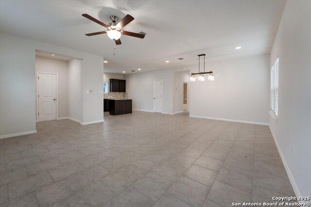 Image 3 of 23 For 235 Mossycup