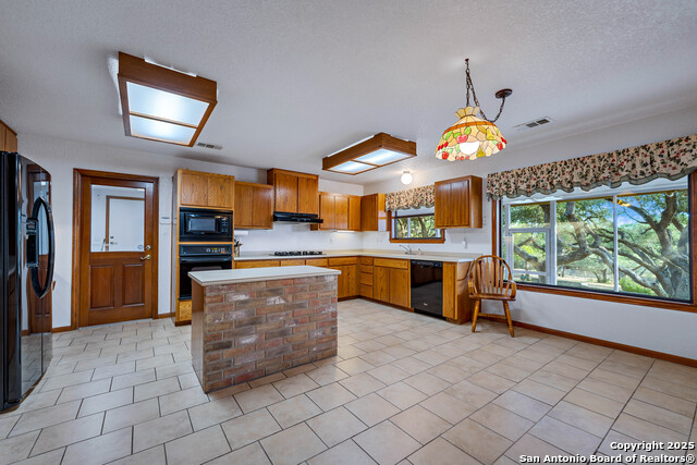 Image 20 of 39 For 28084 Delafield