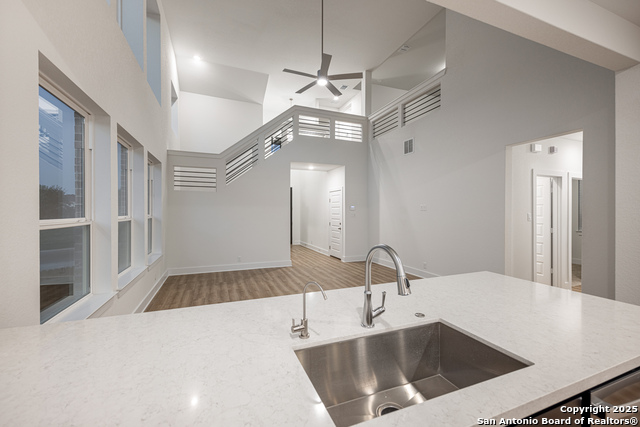 Listing photo id 10 for 322 Glenwood Ranch