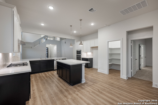 Listing photo id 15 for 322 Glenwood Ranch