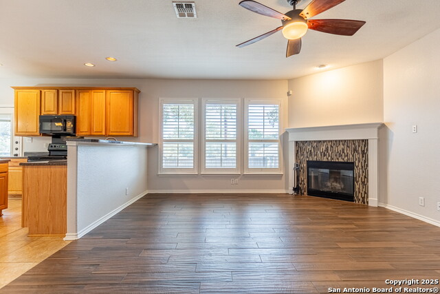 Image 12 of 46 For 15890 Redwoods Manor