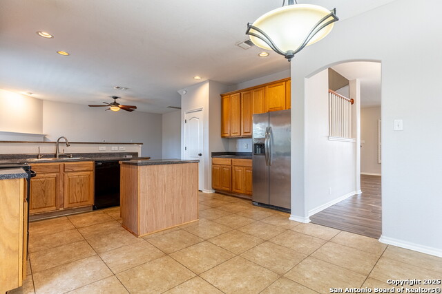 Image 16 of 46 For 15890 Redwoods Manor