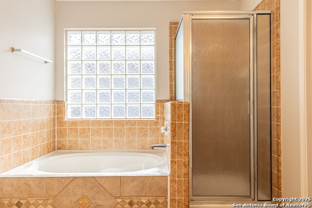 Image 26 of 46 For 15890 Redwoods Manor