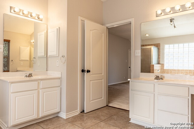 Image 28 of 46 For 15890 Redwoods Manor