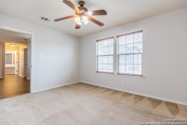 Image 33 of 46 For 15890 Redwoods Manor