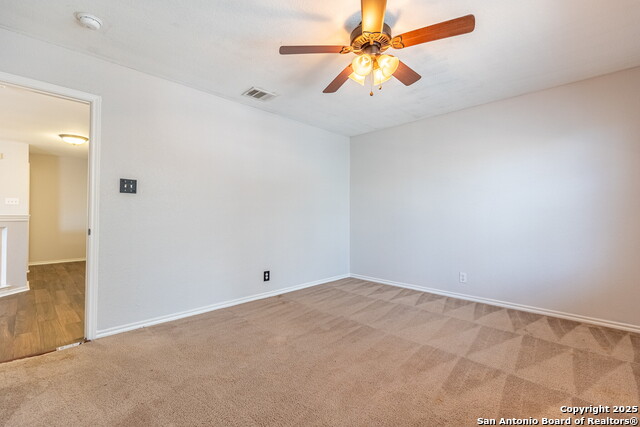 Image 36 of 46 For 15890 Redwoods Manor
