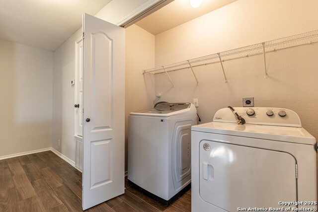 Image 39 of 46 For 15890 Redwoods Manor