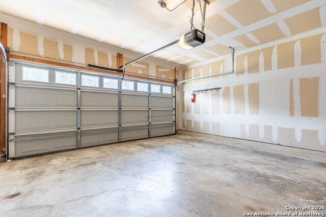 Image 40 of 46 For 15890 Redwoods Manor