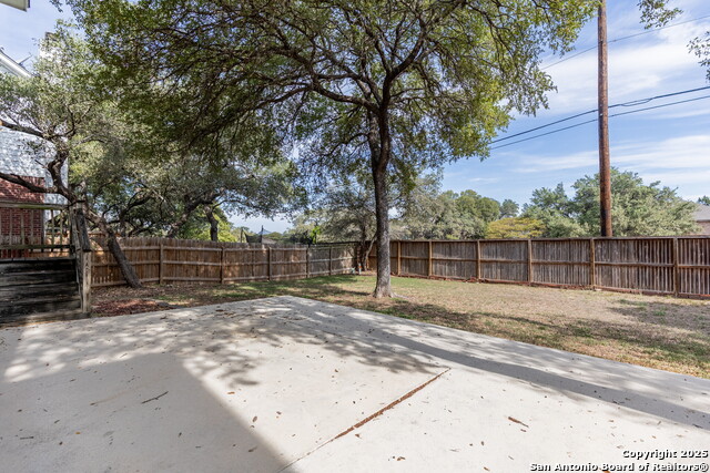 Image 41 of 46 For 15890 Redwoods Manor