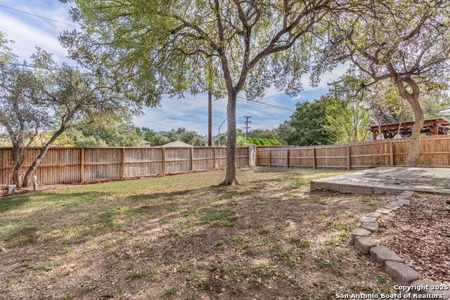 Image 42 of 46 For 15890 Redwoods Manor