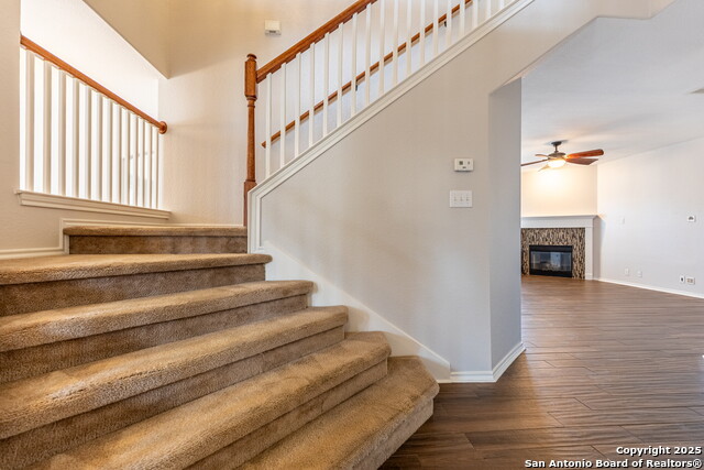 Image 9 of 46 For 15890 Redwoods Manor