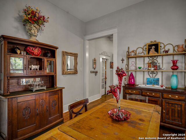 Listing photo id 9 for 240 Post Avenue