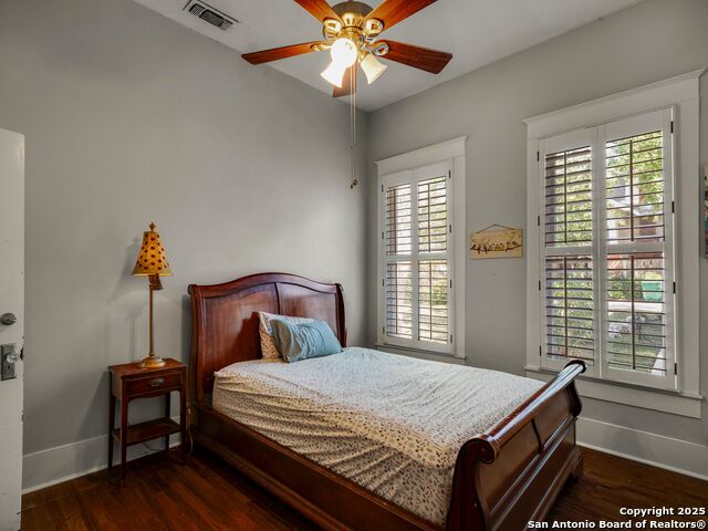 Listing photo id 16 for 240 Post Avenue