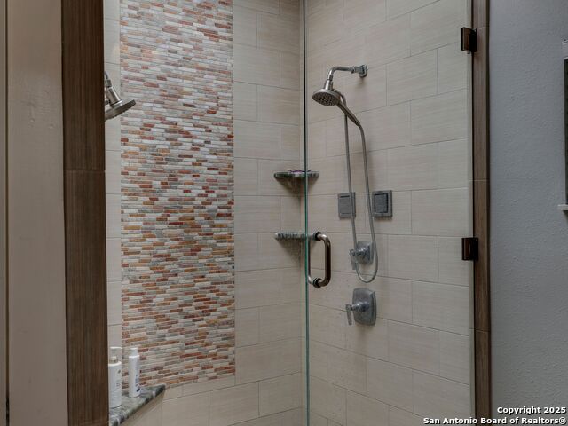 Listing photo id 21 for 240 Post Avenue