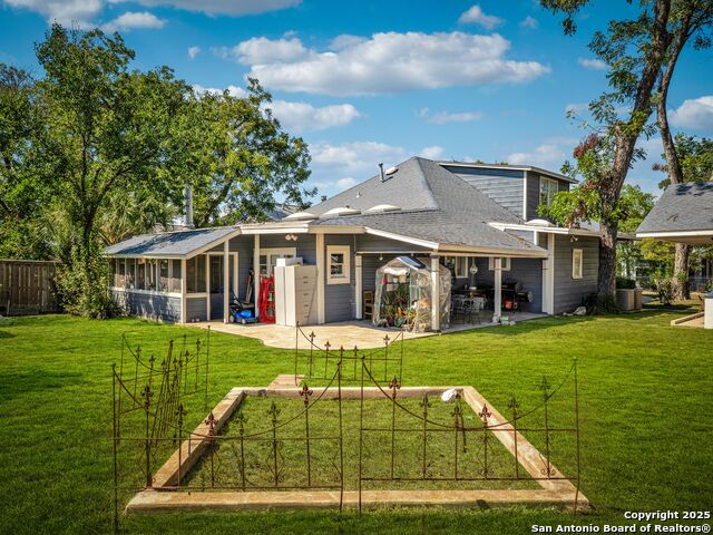 Listing photo id 24 for 240 Post Avenue