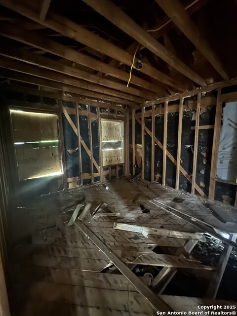 Image 4 of 7 For 220 Frost St