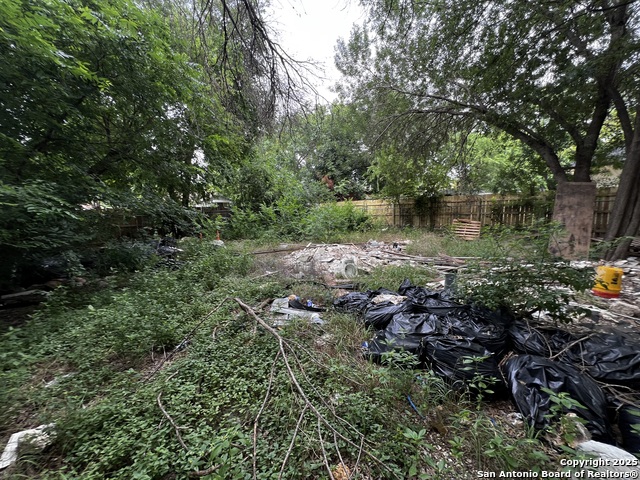 Image 7 of 7 For 220 Frost St