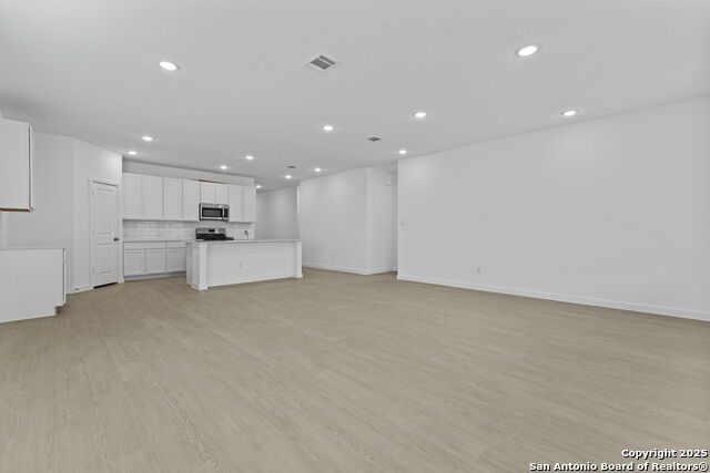 Image 5 of 28 For 31920 Ambrose St