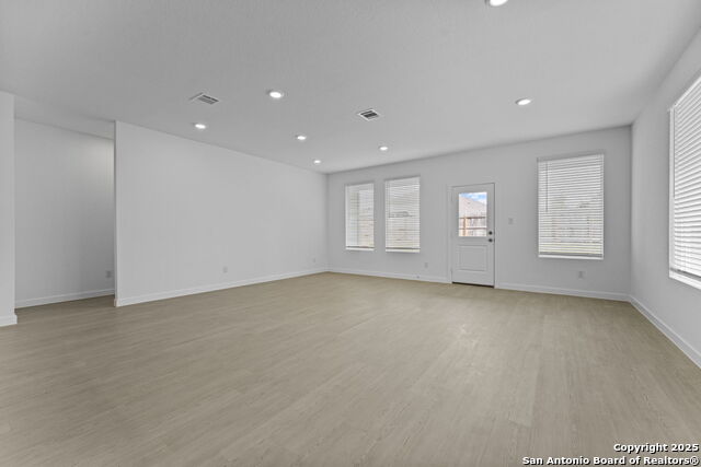 Image 4 of 25 For 31924 Ambrose St