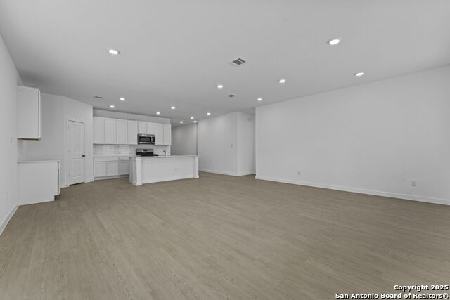 Image 6 of 25 For 31924 Ambrose St