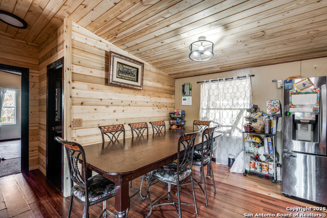 Listing photo id 8 for 470 Country Acres
