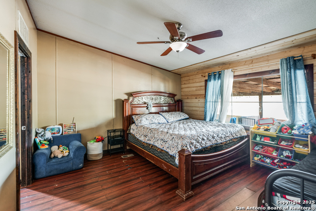 Listing photo id 10 for 470 Country Acres