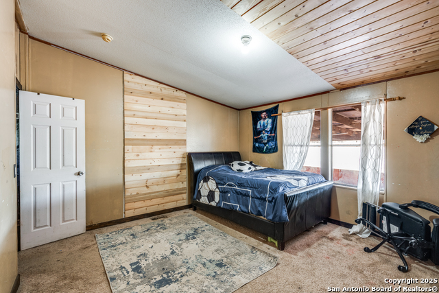 Listing photo id 12 for 470 Country Acres
