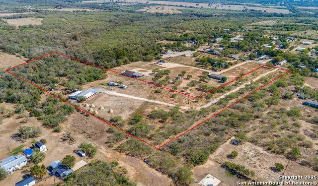 Listing photo id 3 for 470 Country Acres