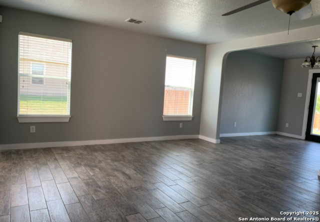 Image 5 of 15 For 25243 Cambridge Wall