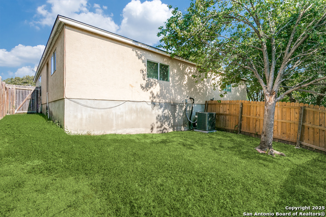 Listing photo id 10 for 3805 Maverick Creek 3805