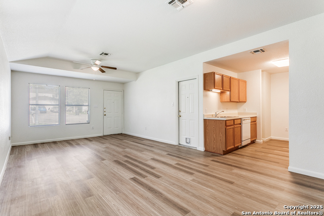 Listing photo id 3 for 3805 Maverick Creek 3805