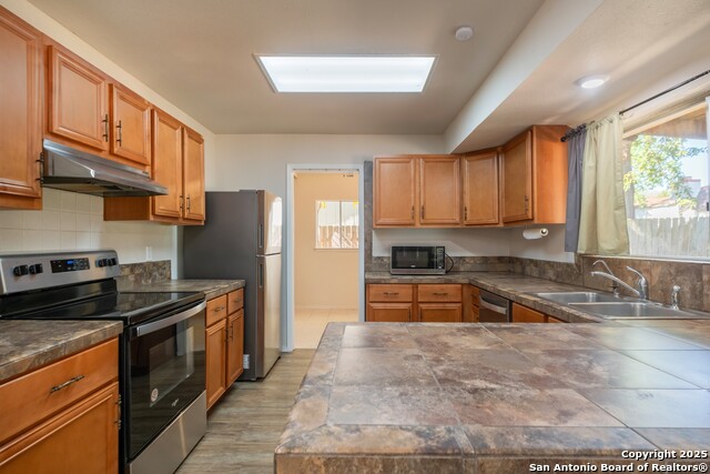 Listing photo id 10 for 10543 Big Mesa St