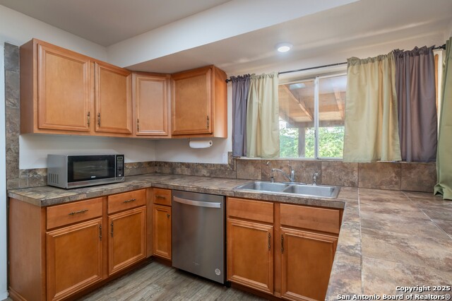 Listing photo id 11 for 10543 Big Mesa St