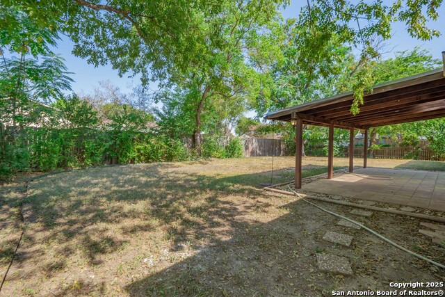 Listing photo id 30 for 10543 Big Mesa St