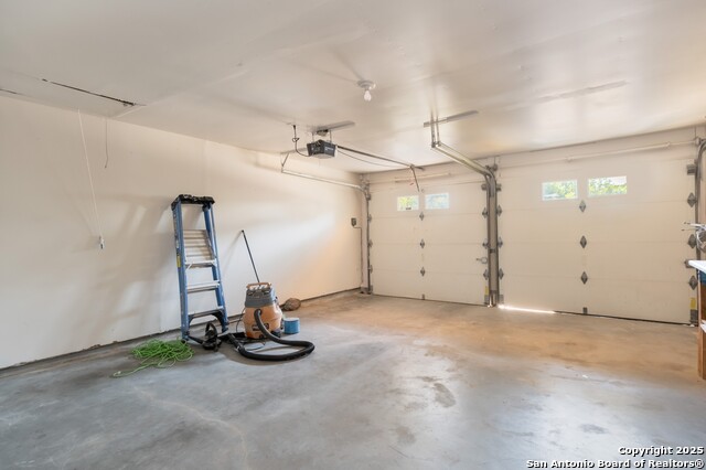 Listing photo id 33 for 10543 Big Mesa St