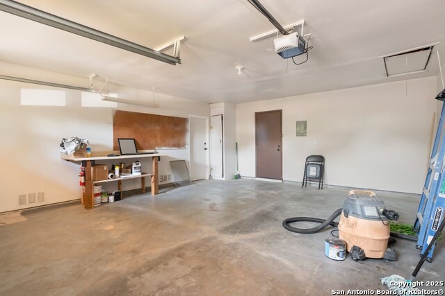 Listing photo id 34 for 10543 Big Mesa St