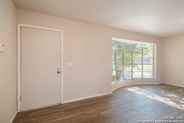 Listing photo id 2 for 10543 Big Mesa St