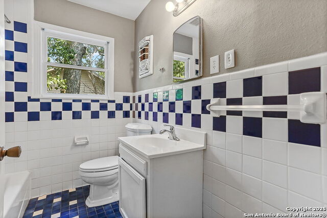 Listing photo id 9 for 111 Blue Bonnet