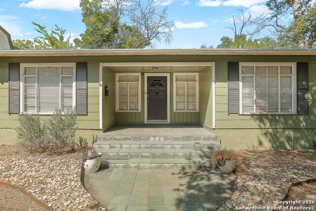 Listing photo id 0 for 111 Blue Bonnet