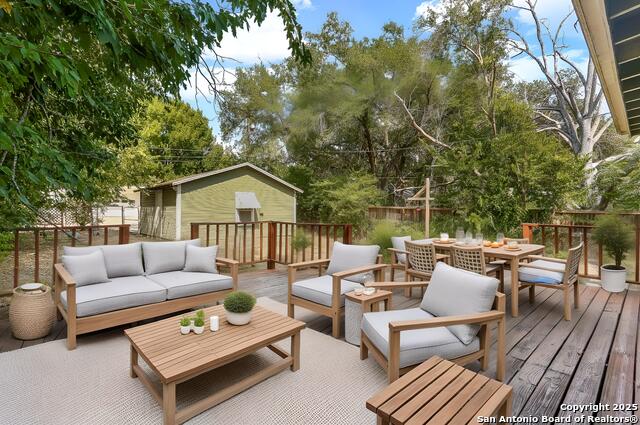 Listing photo id 1 for 111 Blue Bonnet