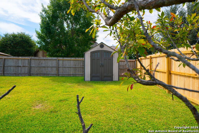 Image 29 of 34 For 13900 Wenrich