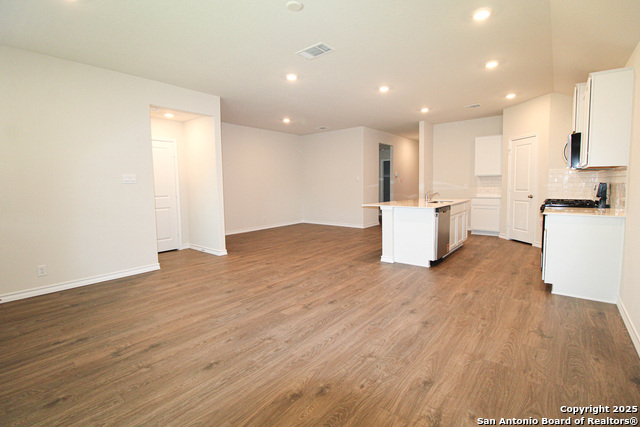 Image 33 of 39 For 21143 Gravel Keep